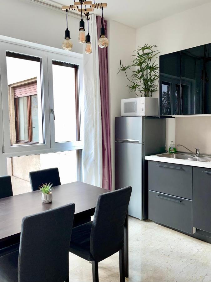 The White House, Modern Apartment In Center Milano Exterior foto