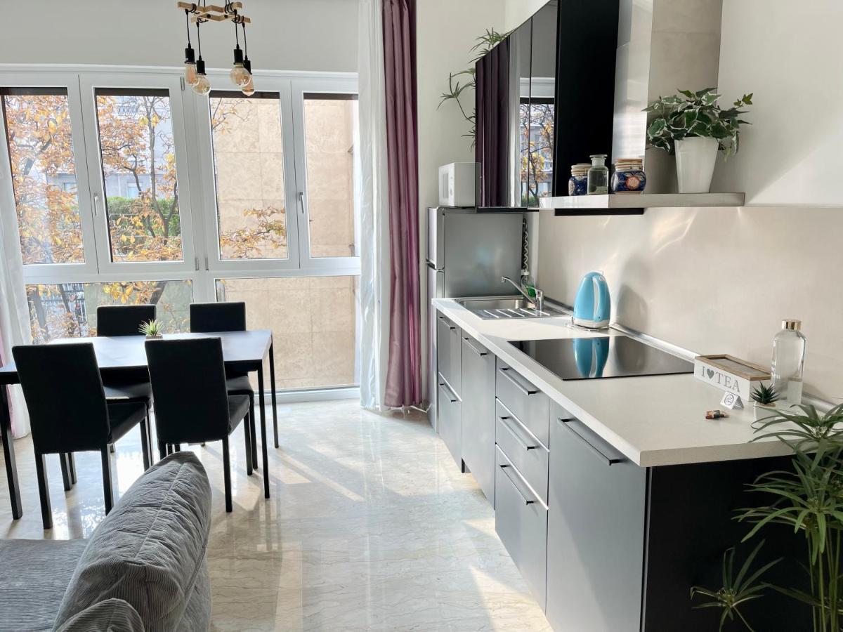 The White House, Modern Apartment In Center Milano Exterior foto