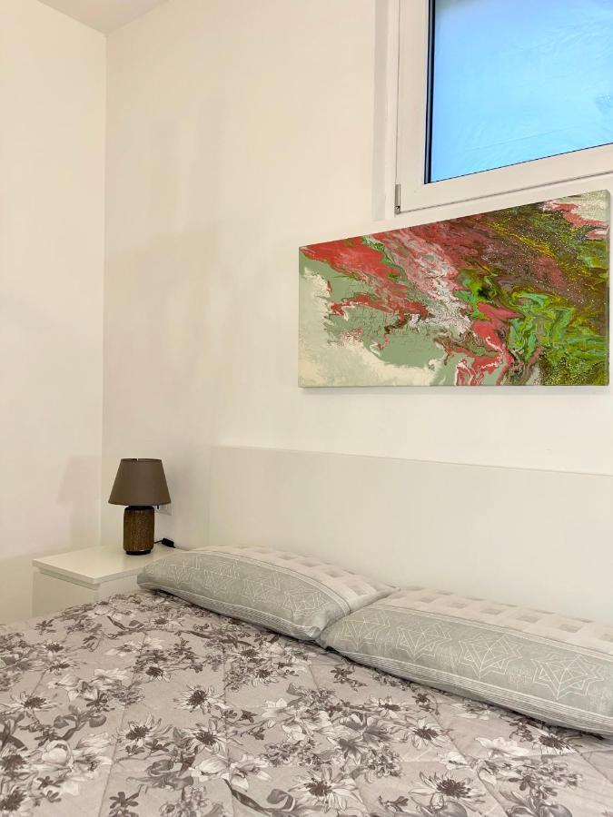 The White House, Modern Apartment In Center Milano Exterior foto
