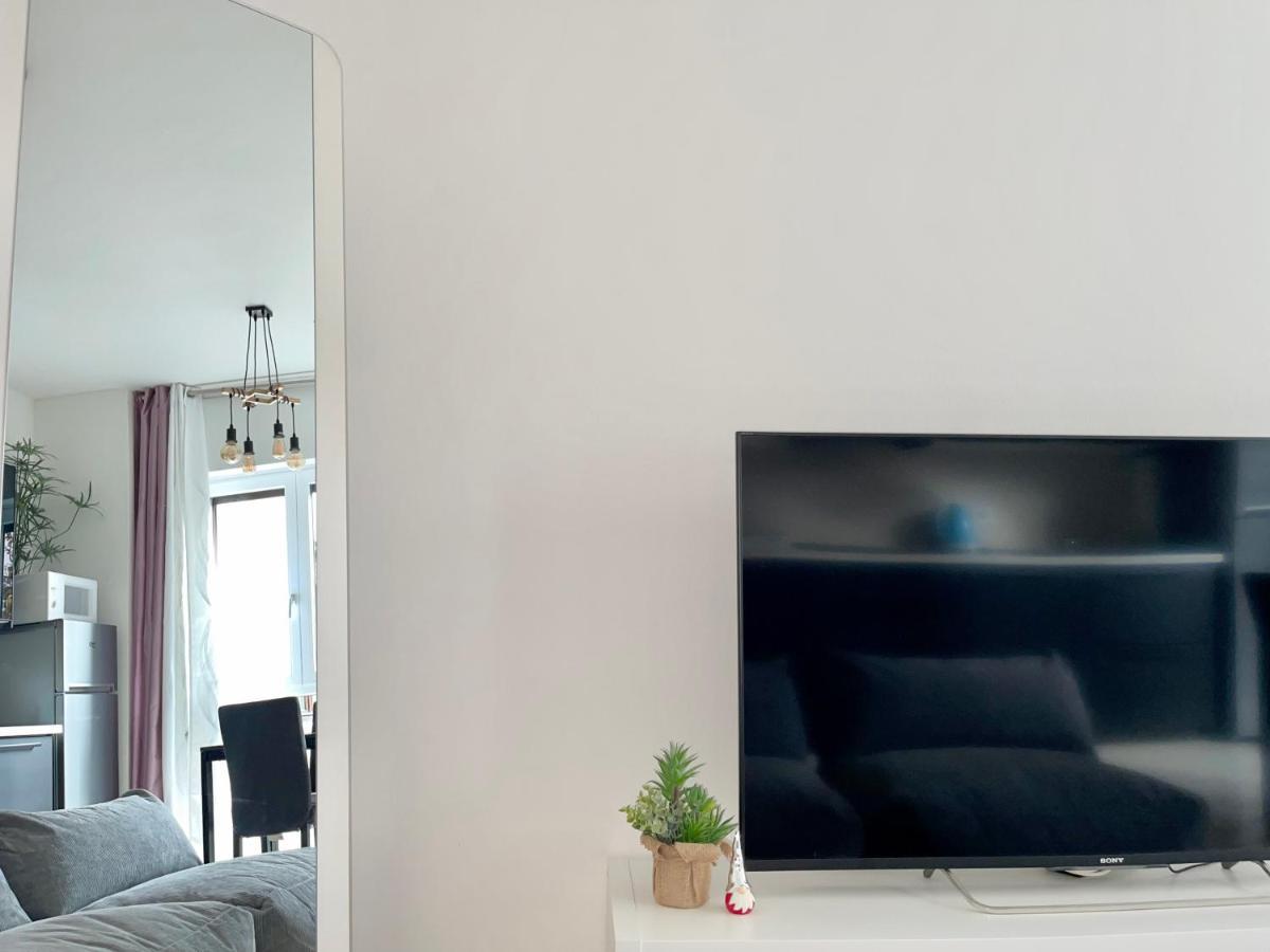 The White House, Modern Apartment In Center Milano Exterior foto