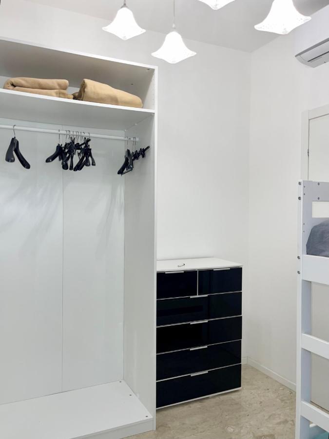 The White House, Modern Apartment In Center Milano Exterior foto